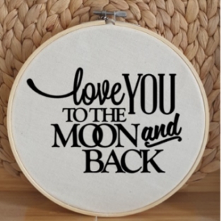 Wanddecoratie borduurring love you to the moon